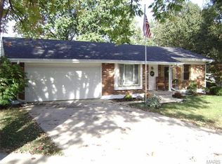 2777 Ashfield Dr, Saint Louis, MO 63129