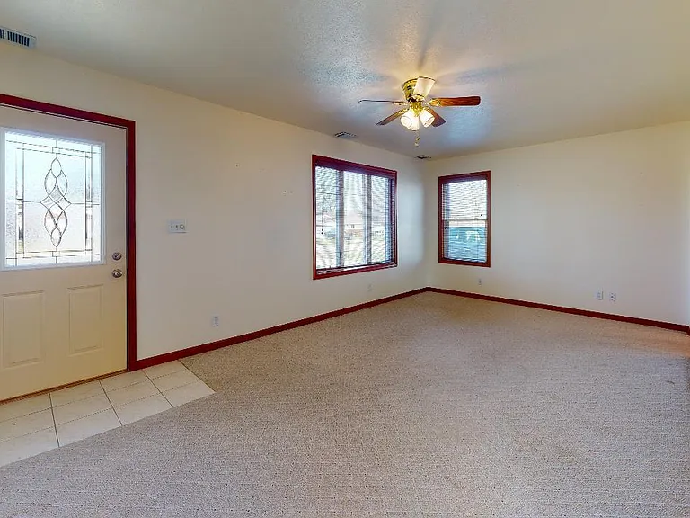 402 N Lafayette St — Photo 4