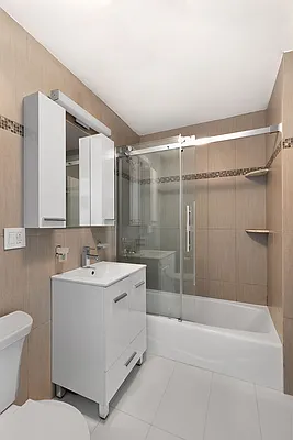 Rented by Compass | media 25