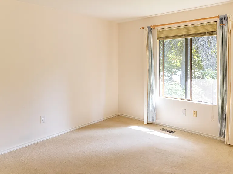13816 SE 42nd Pl — Photo 20