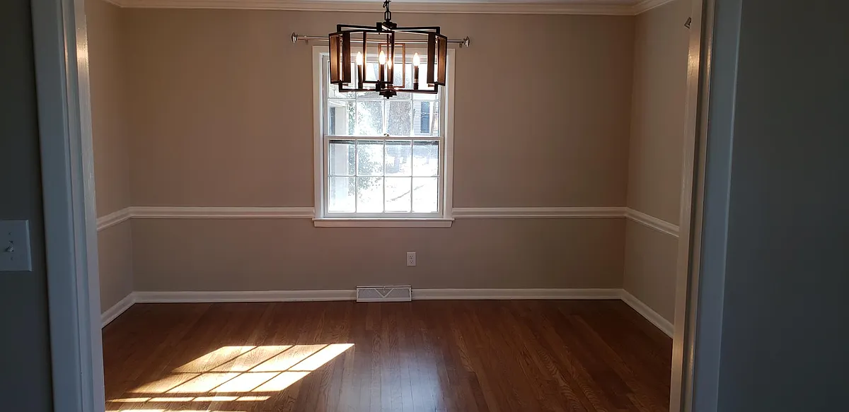 Dining Room - 207 Inverness Dr