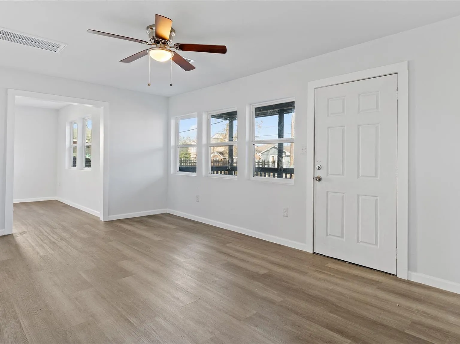 3 bed, 1.0 bath, 1080 sqft, $1,400 — Photo 4