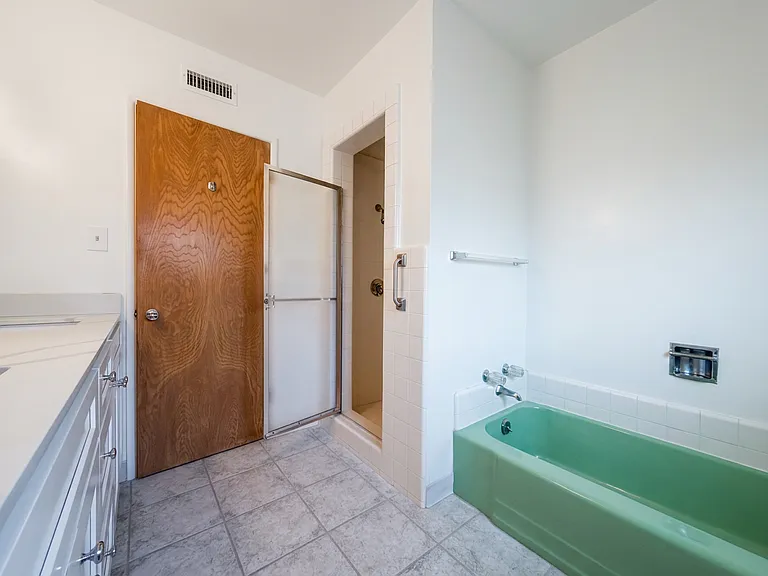 962 N Calmgrove Ave — Photo 67