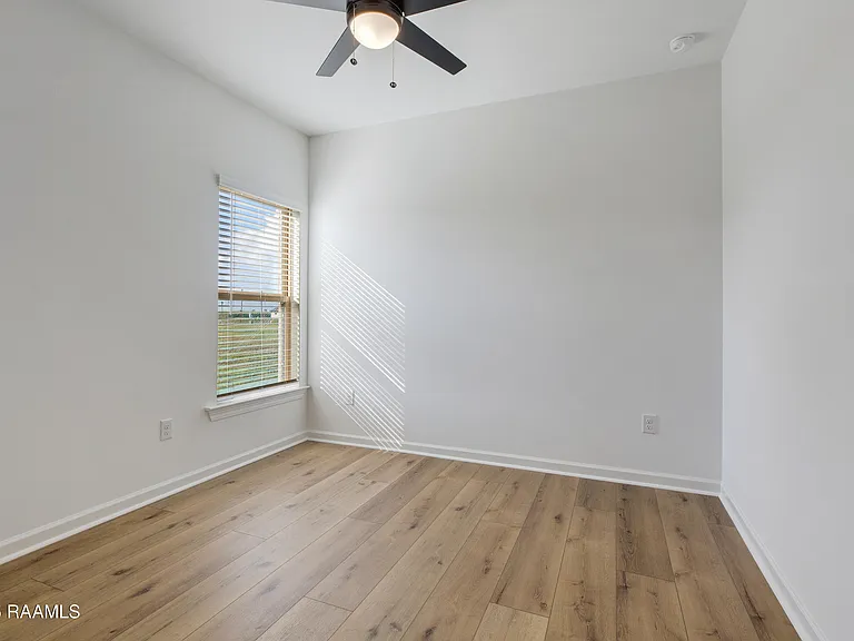 209 Tatum Ln — Photo 23