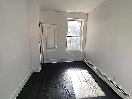 5th image of 1930 Pacific St #3RR