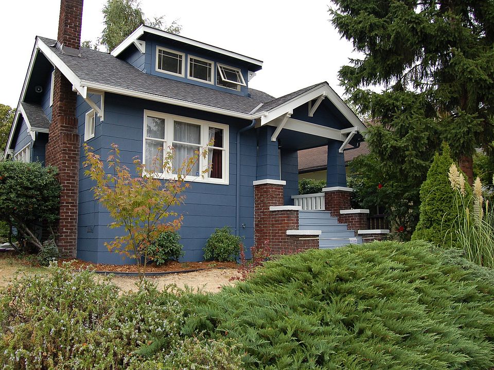 250 NE 42nd St