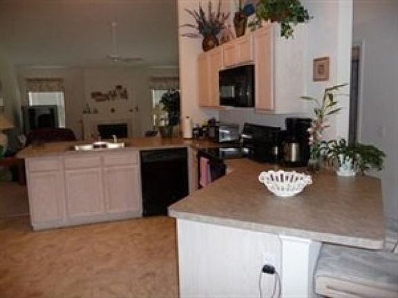 5th image of 5713 Saint Thomas Ln #65