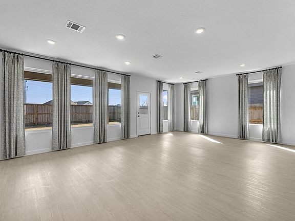 4th image of 10120 Oakland Hills Dr