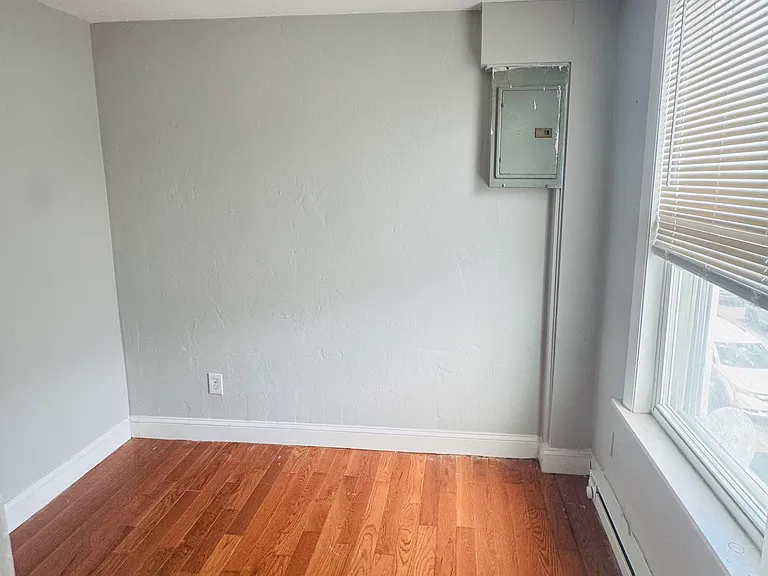 202 Lexington St #2 — Photo 7