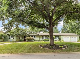 9722 Overbrook Rd, Leawood, KS 66206