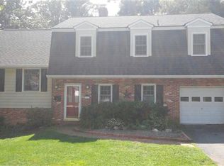 8113 Saxony Dr, Annandale, VA 22003