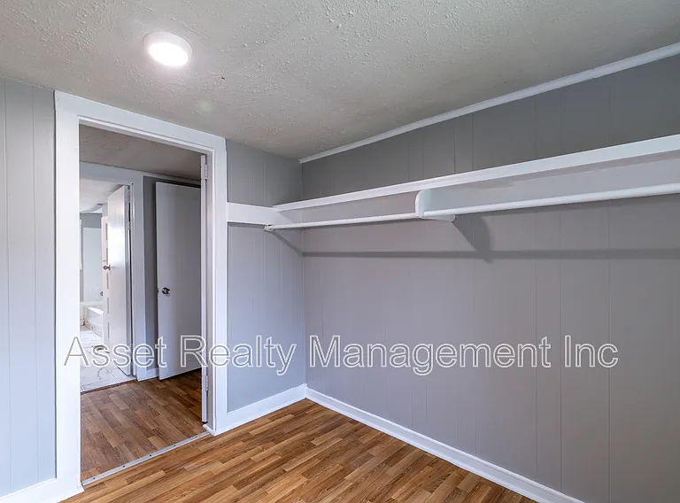 2608 Piedmont St — Photo 4