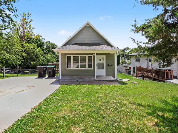 3325 Jefferson St, Omaha, NE 68107
