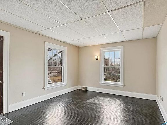 5th image of 2340 Putnam St