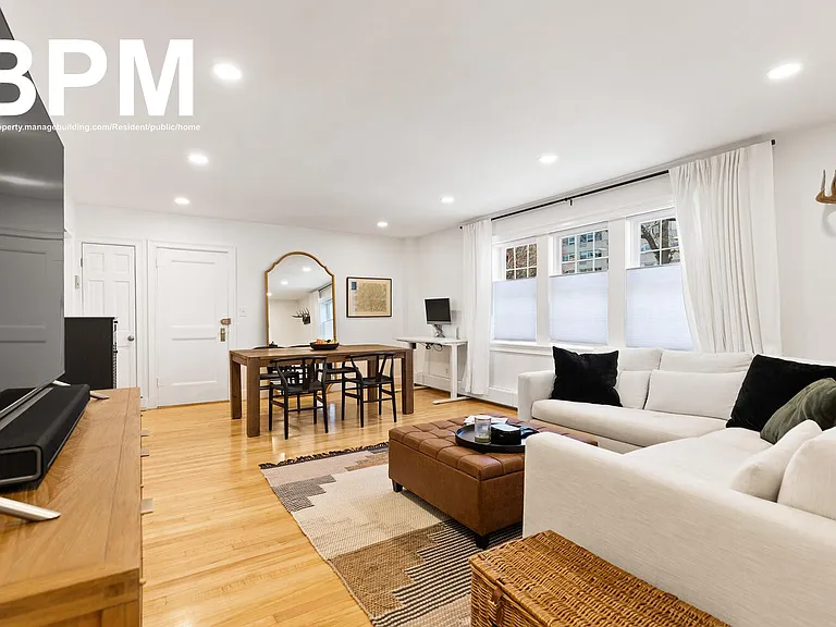 9 Hammond Pond Pkwy #2 — Photo 3