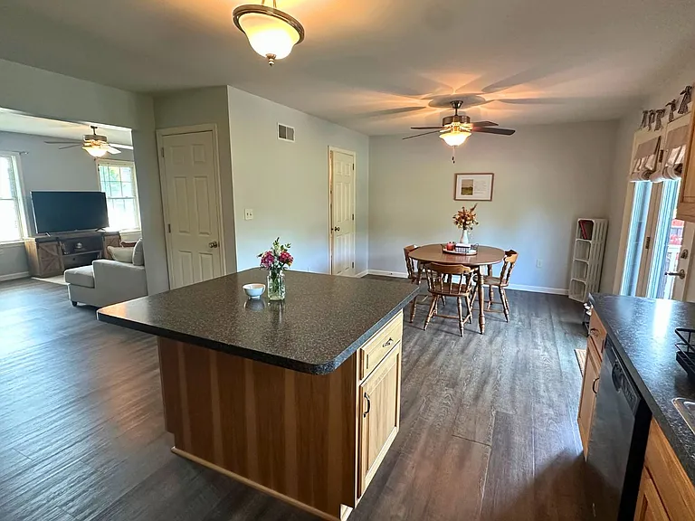71 Gable Dr — Photo 11
