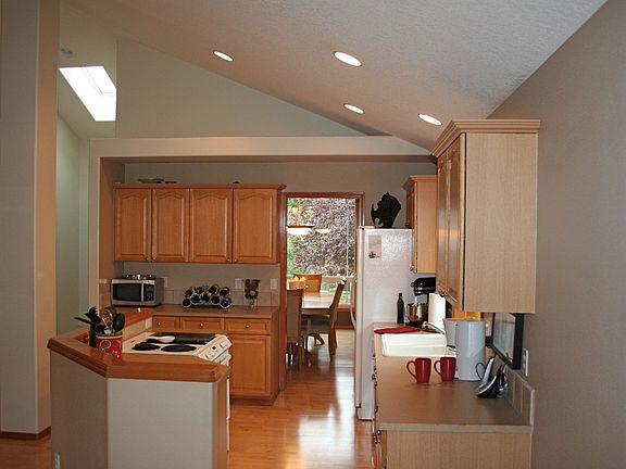 kitchen to flex room