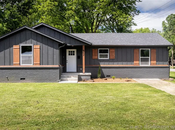 802 S Russell St, Skiatook, OK 74070