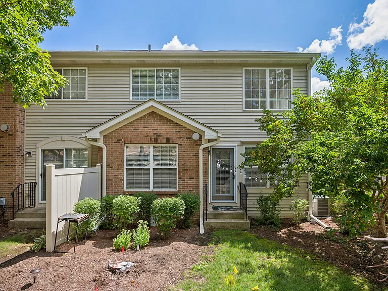 54 Egg Harbour Ct — Photo 25