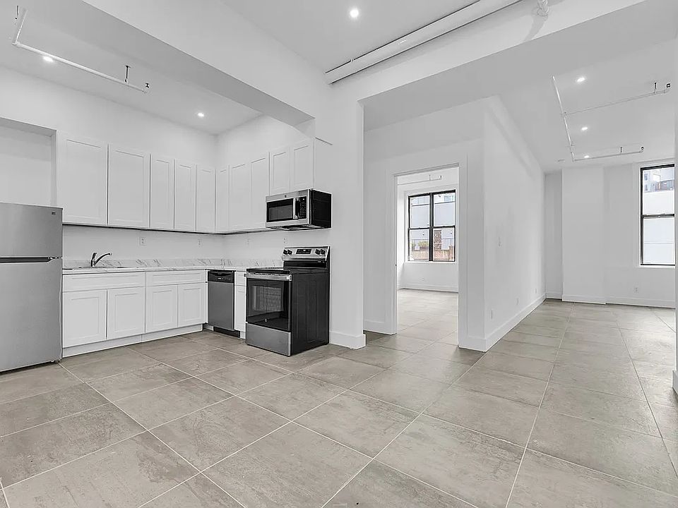 1st image of 81 Willoughby St #407