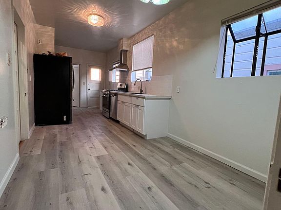 4th image of 2326 18th Ave #A