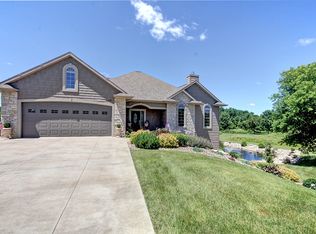 W6999 Brackenwood Ln, Greenville, WI 54942