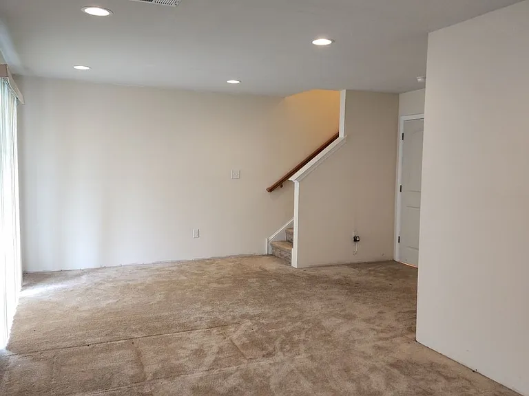 123 Lorraine Dr — Photo 2