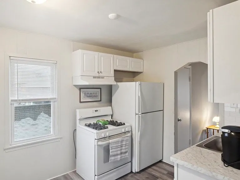 24933 Valley Ave — Photo 9