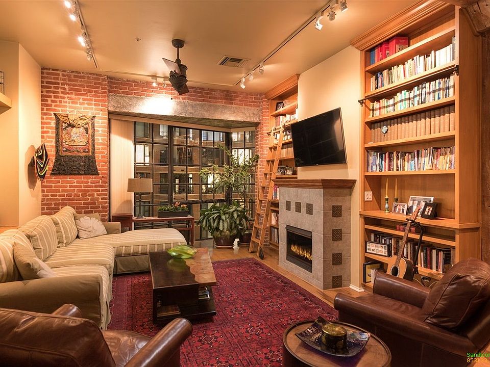 1st image of 500 W Harbor Dr Unit 1707
