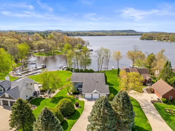 E12805 W Point Dr, Merrimac, WI 53561
