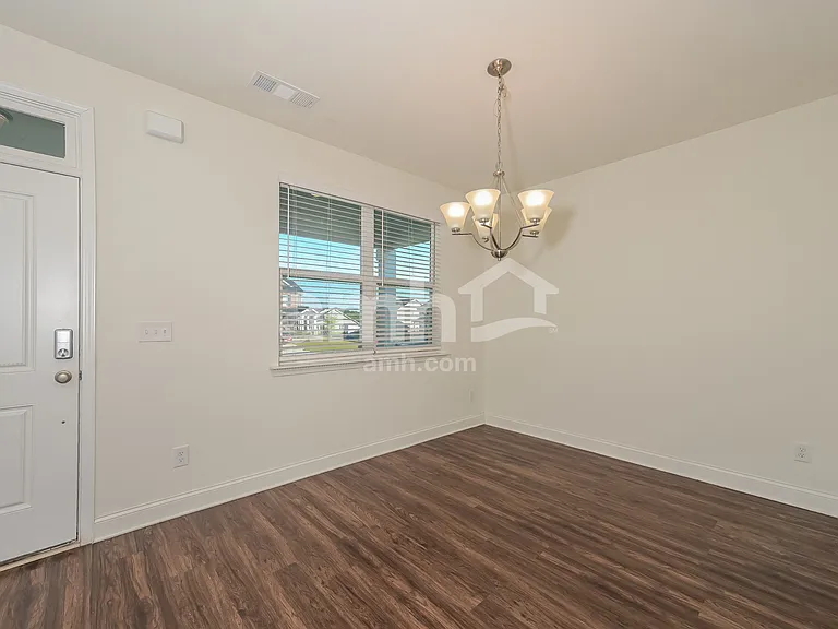 1149 Ashlyn Ct — Photo 8