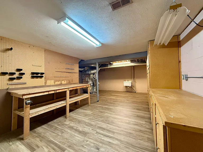 9325 Pauline St — Photo 59