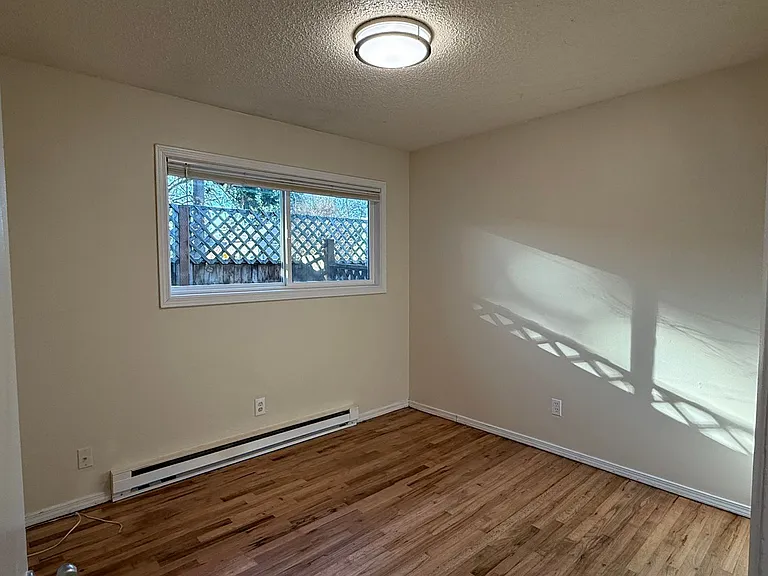 0138-01 Reed Apartments — Photo 5