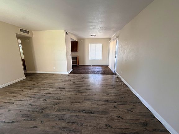 4th image of 25880 Dartmouth St #Q