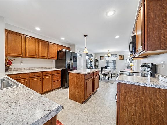 4th image of 784 Ohio River Blvd