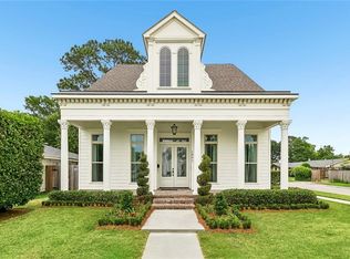 1801 Ridgelake Dr, Metairie, LA 70001