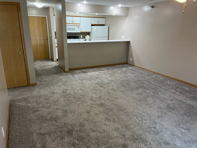 Deer Park Apartments — Photo 26