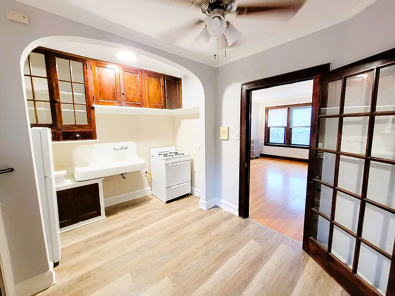 1900 W Wilson Ave #3A — Photo 3