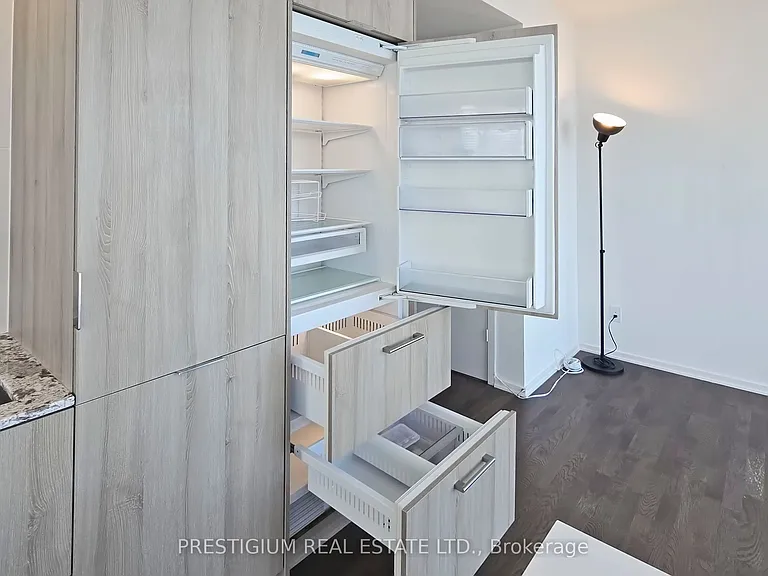 1 Bloor St E #4204 — Photo 11