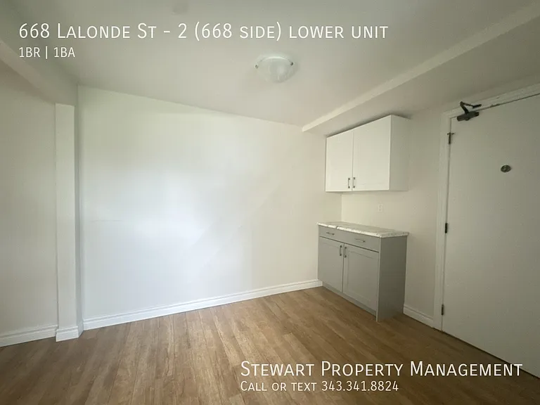 668 Lalonde St #2 — Photo 12