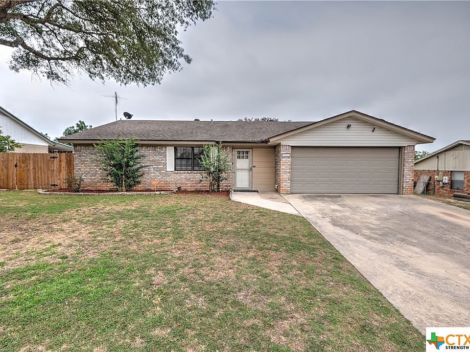 1st image of 2402 Phyllis Dr