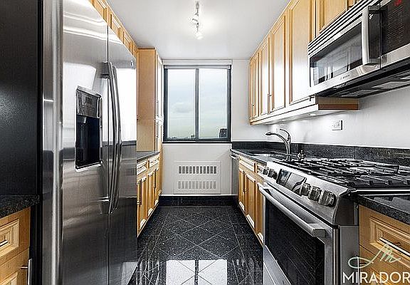 4th image of 145 W 67th St APT 45C