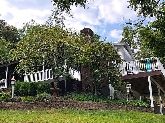 3 large cozy porches