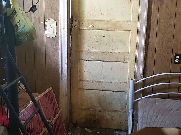 4th image of 3316 S Shartel Ave