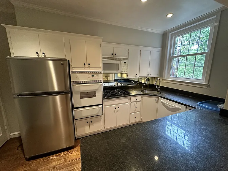 1513 44th St NW — Photo 33