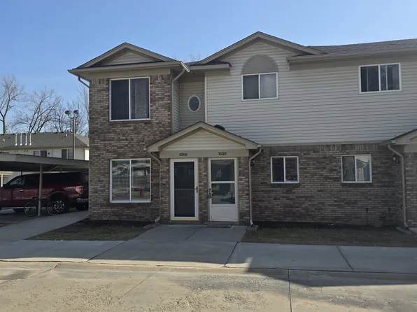 30288 Wedgewood Cir, Roseville, MI 48066