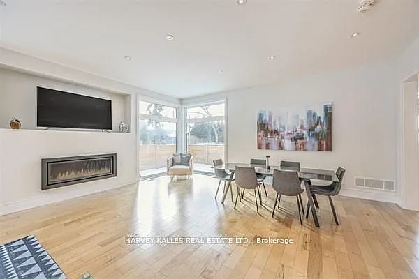 3279 Lakeshore Rd — Photo 11