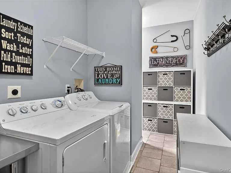 11 Dorian Way — Photo 18