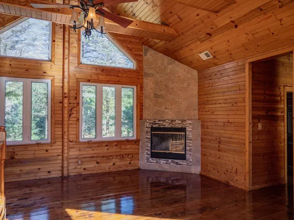 W3909 55th St, Mauston, WI 53948