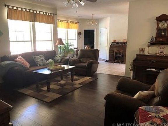 5th image of 23068 Canyon Rd